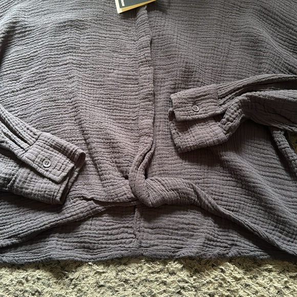 Monrow Relaxed Blouse with Twisted Front - Picture 5 of 6